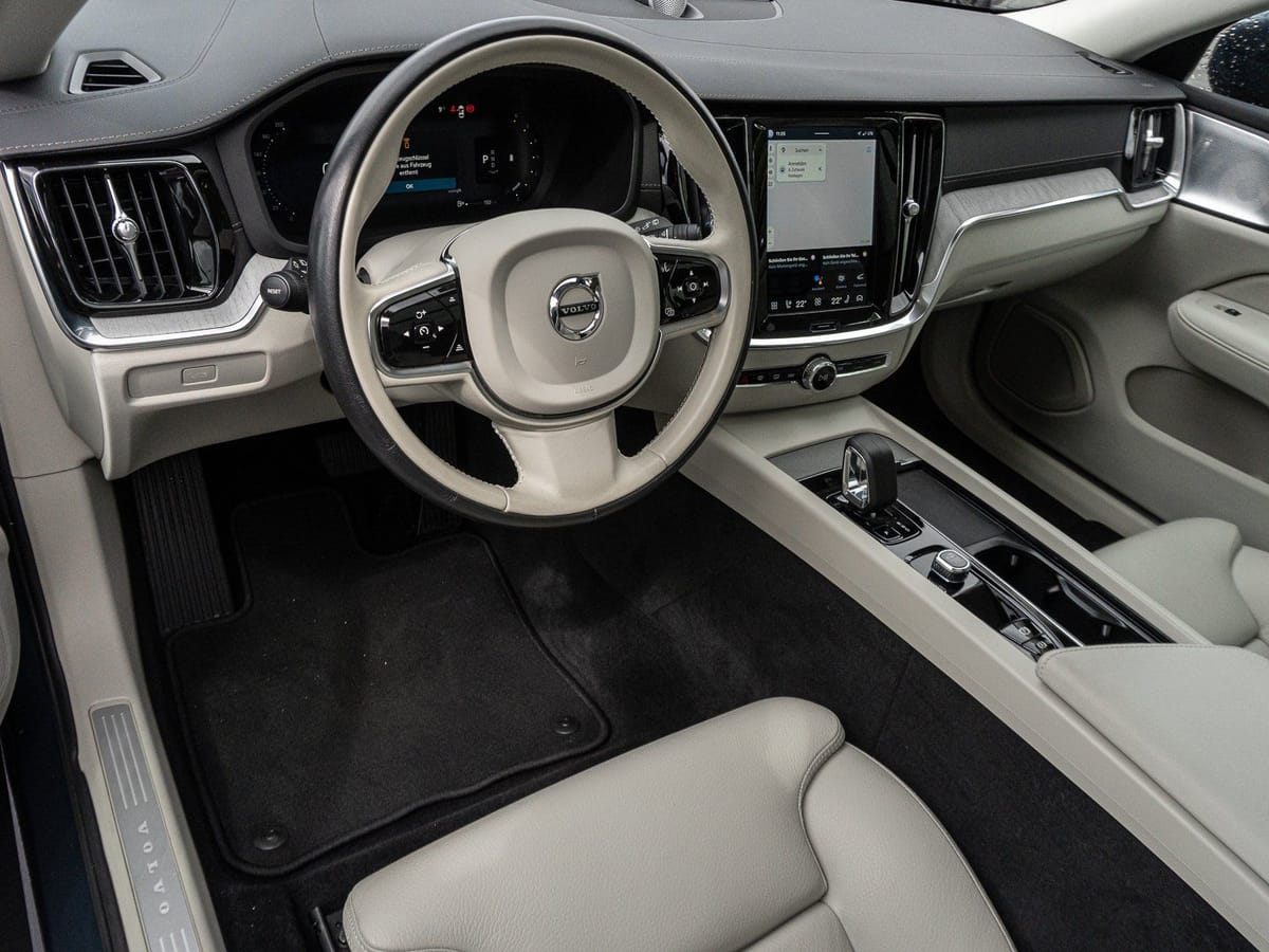 Volvo V60 Cross Country B4 D AWD Ultimate Bright B&W foto 10