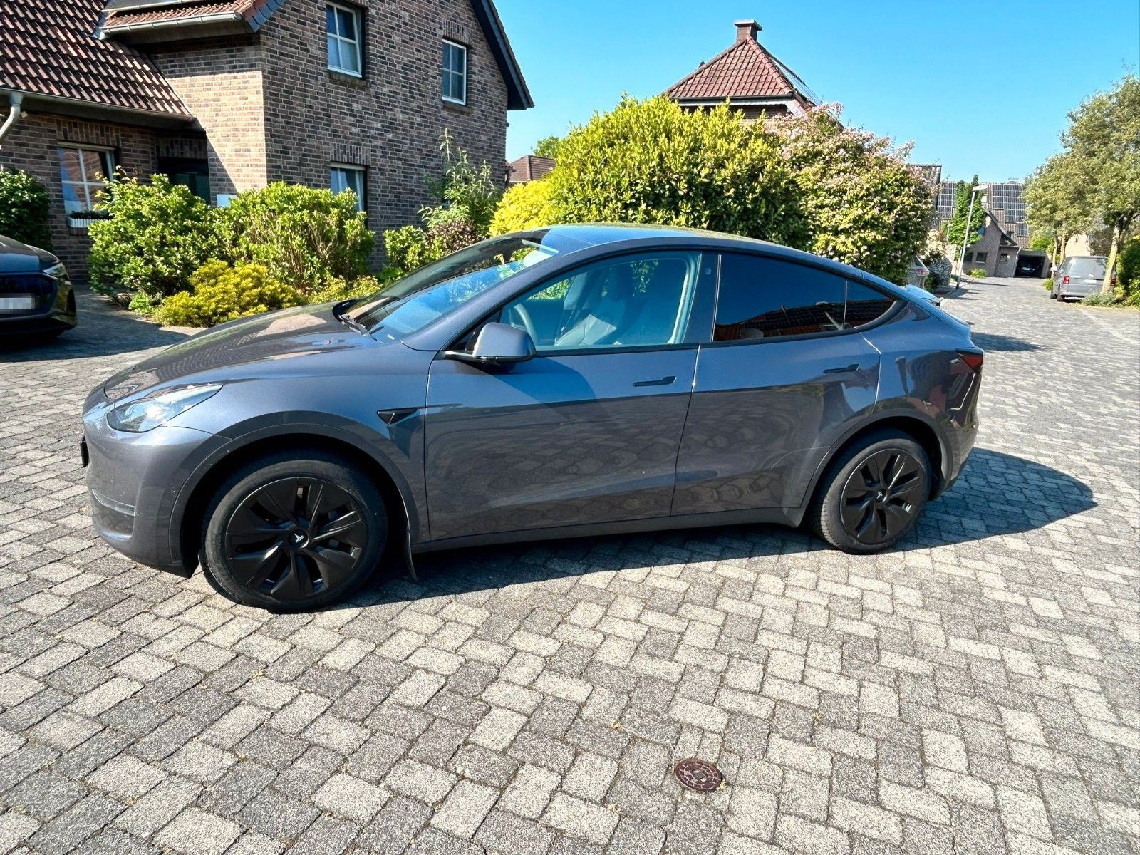 Tesla Model Y Long Range AWD Dual Motor foto 2