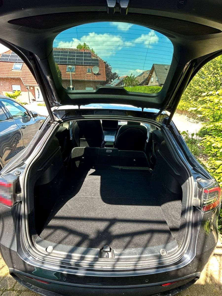 Tesla Model Y Long Range AWD Dual Motor foto 10