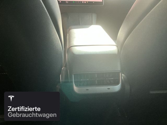 Tesla Model Y Long Range AWD foto 13