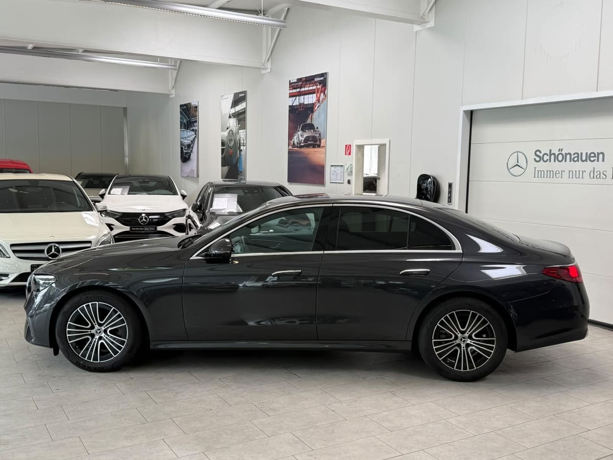Mercedes-Benz E220 d AVANTGARDE DISTR LED KEYLESS TOTW CARPLAY foto 3