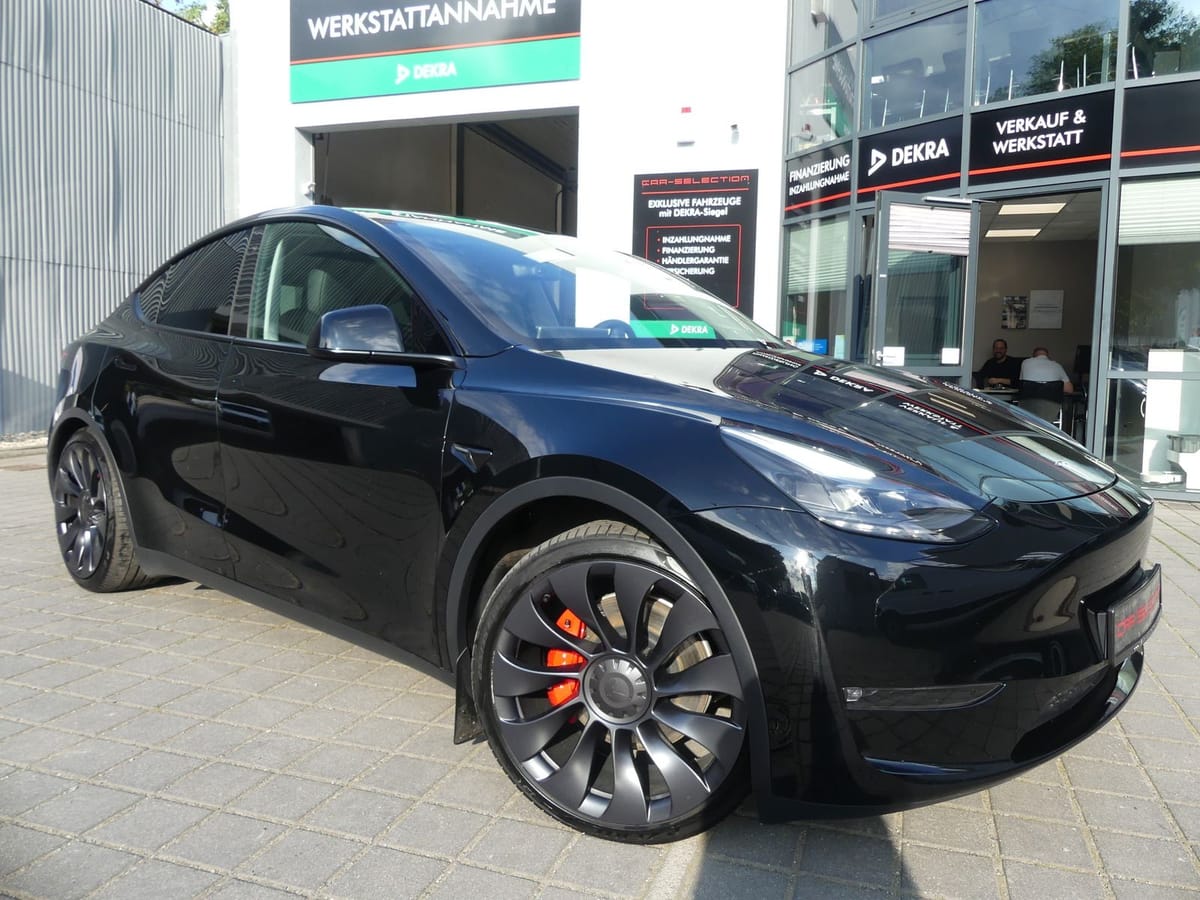 Tesla Model Y Performance Dual AWD LED 21ZOLL AUTOPILO
