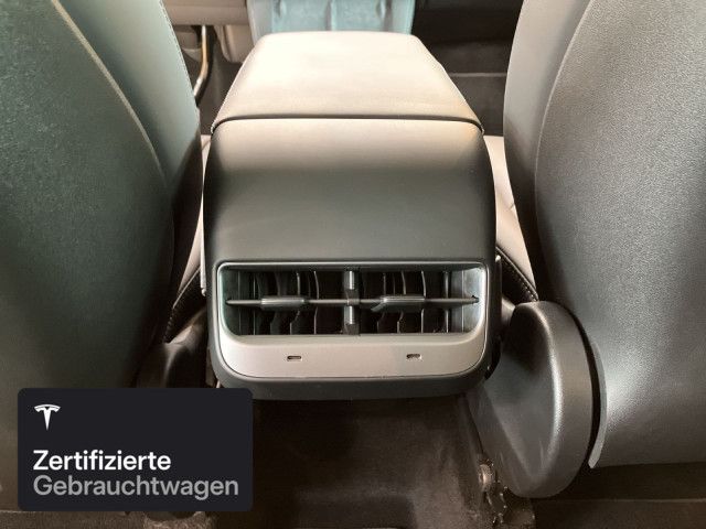 Tesla Model Y Long Range AWD foto 13