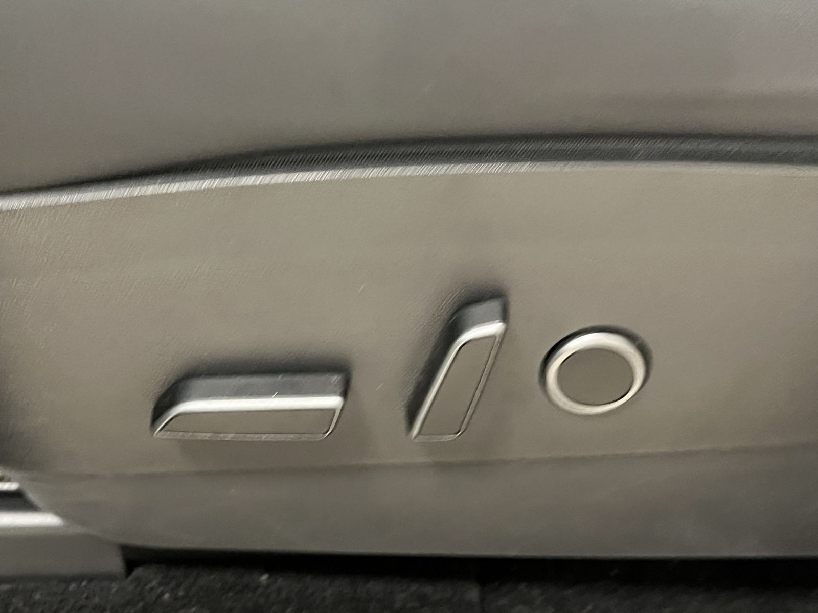 Tesla Model Y Maximale Reichweite Dual AWD ACC Pano  foto 21