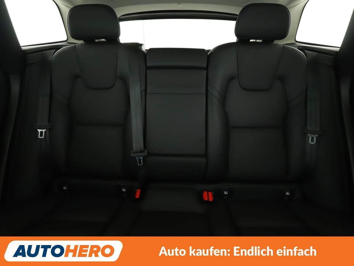 Volvo XC60 2.0 B5 Diesel Inscription AWD Aut. NAVI LED foto 16