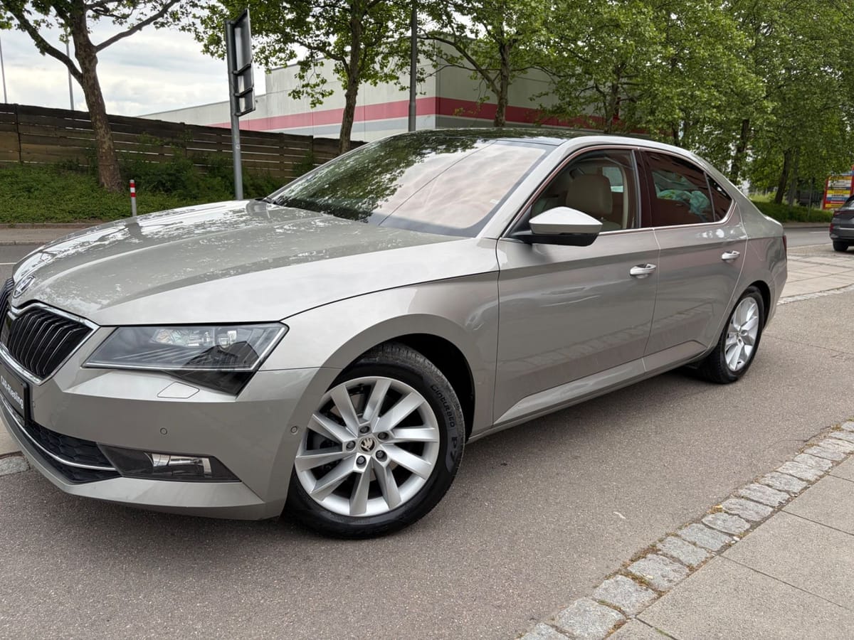 Skoda Superb Lim. Style LEDER ACC PANOR KAMERA AHK foto 2