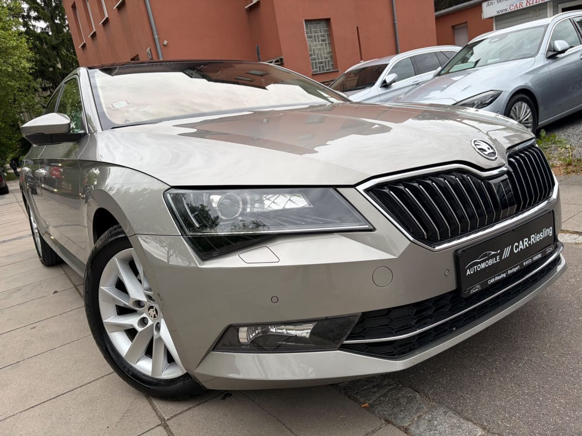 Skoda Superb Lim. Style LEDER ACC PANOR KAMERA AHK foto 3