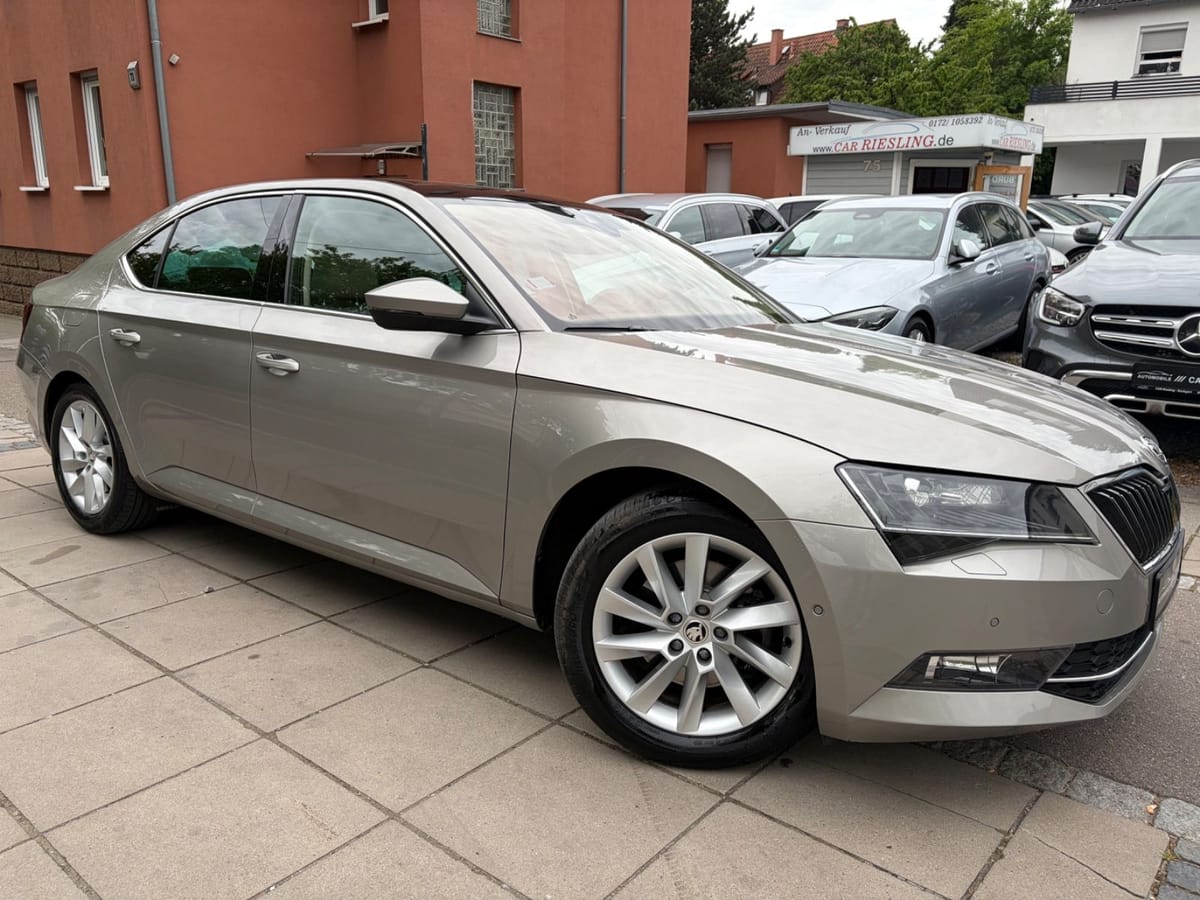 Skoda Superb Lim. Style LEDER ACC PANOR KAMERA AHK foto 4