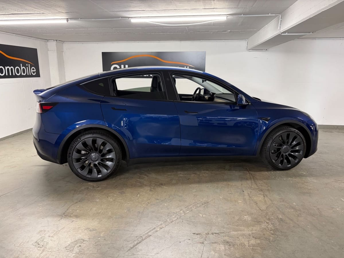 Tesla Model Y Basis RWD foto 3