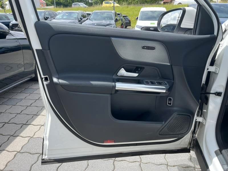 Mercedes-Benz EQA 300 4Matic NAVI+LED+KAMERA+FULL-SERVICE foto 23