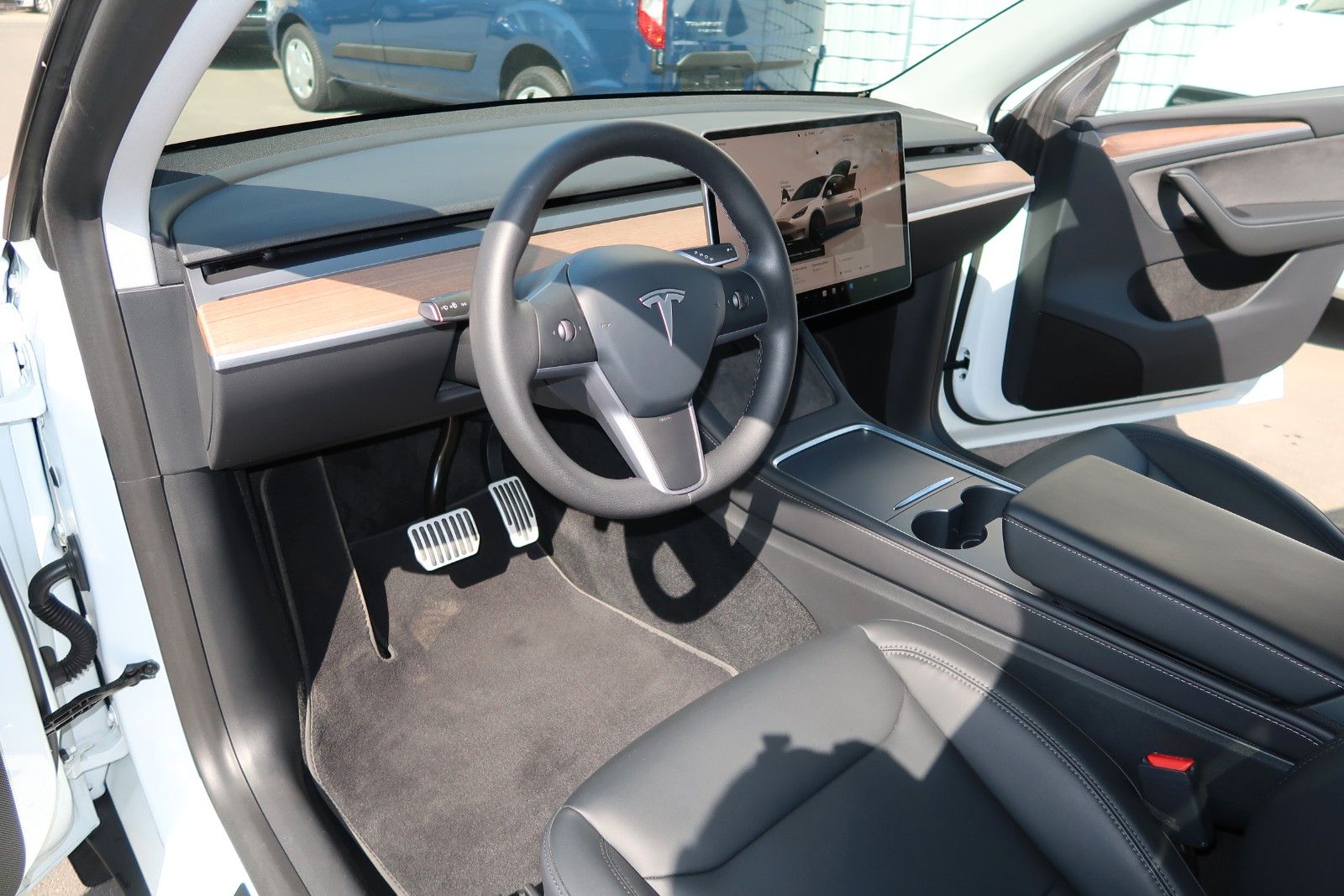 Tesla Model Y Basis RWD # aus 1 - Hand foto 3