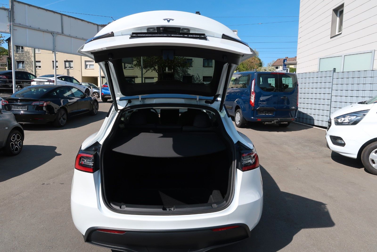 Tesla Model Y Basis RWD # aus 1 - Hand foto 5
