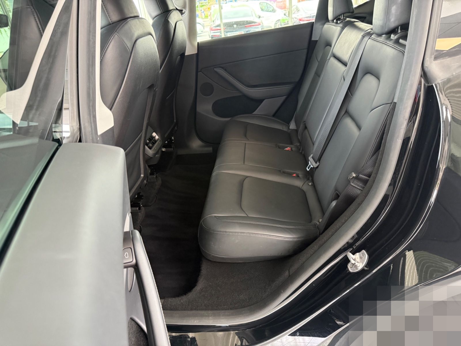Tesla Model Y Long Range Dual AWD foto 12