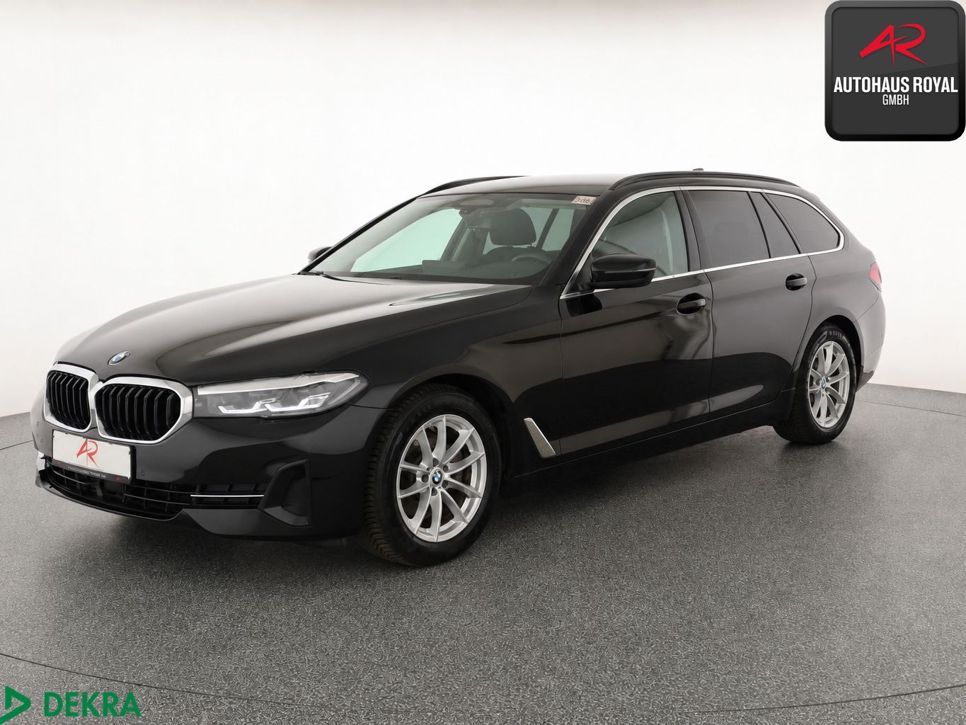 BMW 520 d T ACC KAMERA CARPLAY TOTWINKEL SPURHALTE foto 1