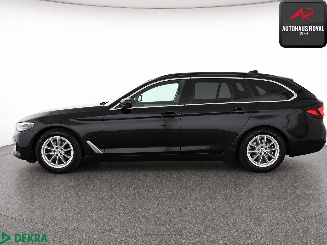 BMW 520 d T ACC KAMERA CARPLAY TOTWINKEL SPURHALTE foto 2