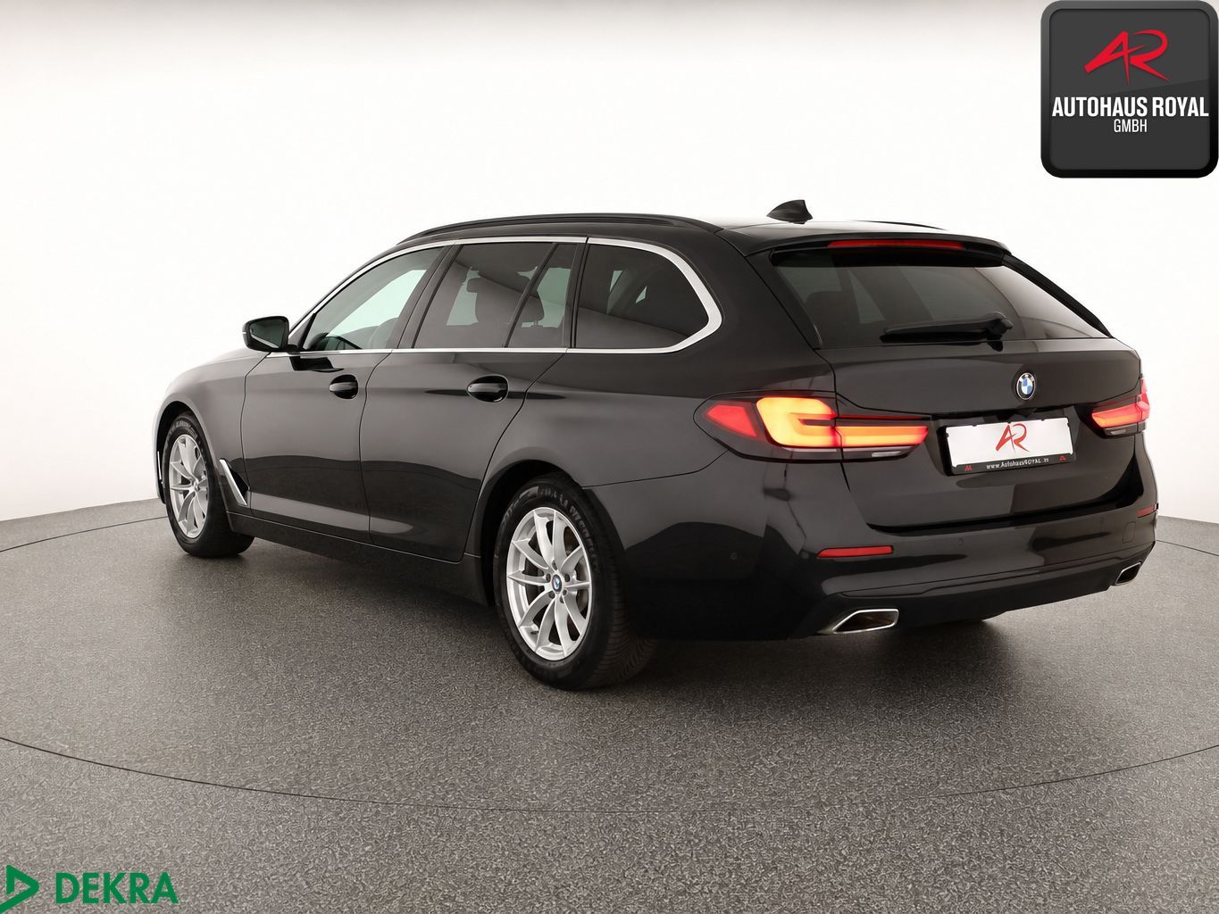 BMW 520 d T ACC KAMERA CARPLAY TOTWINKEL SPURHALTE foto 3