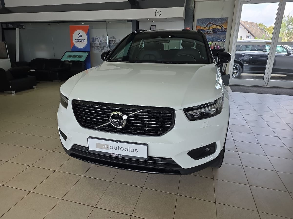 Volvo XC40 B4 R-Design ACC Leder 360° H K LED Memory foto 2