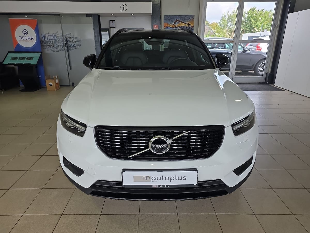 Volvo XC40 B4 R-Design ACC Leder 360° H K LED Memory foto 3