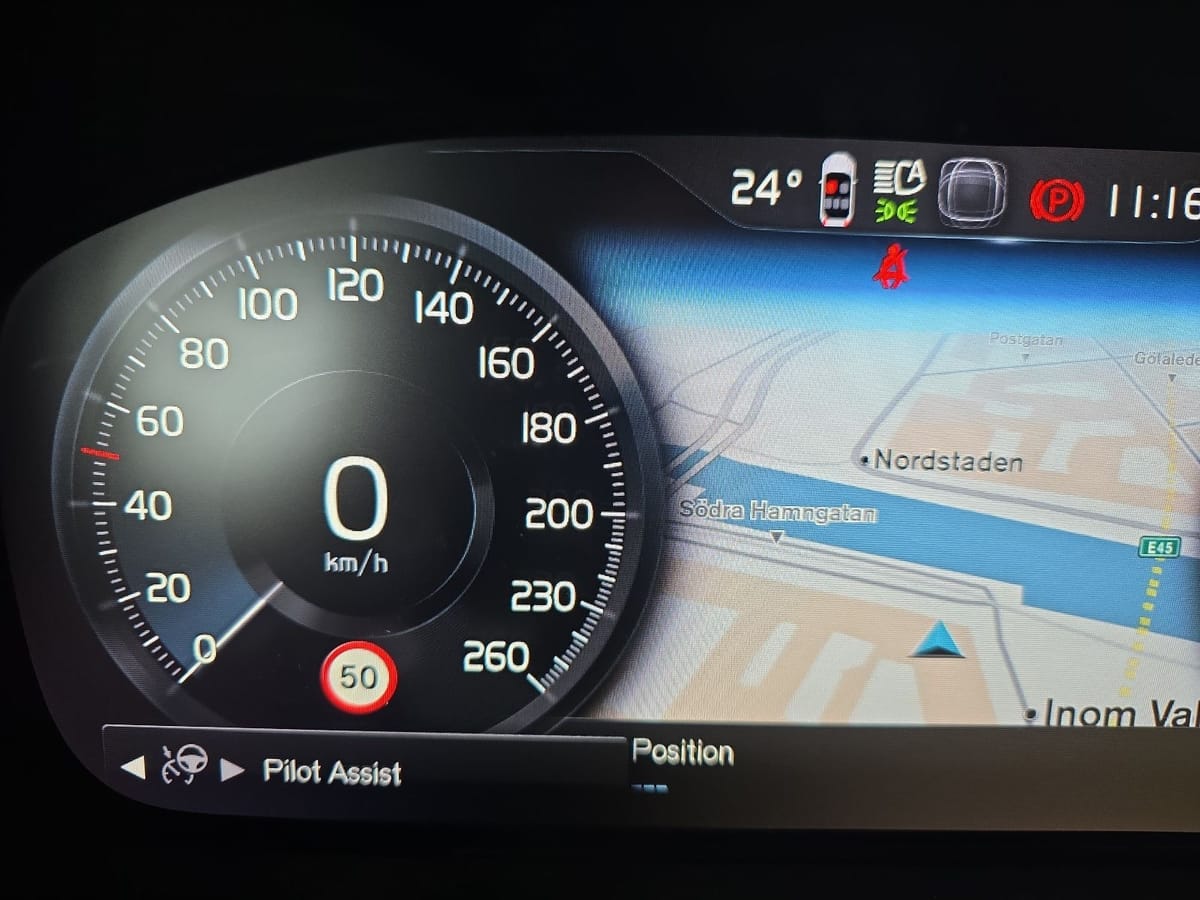 Volvo XC40 B4 R-Design ACC Leder 360° H K LED Memory foto 23