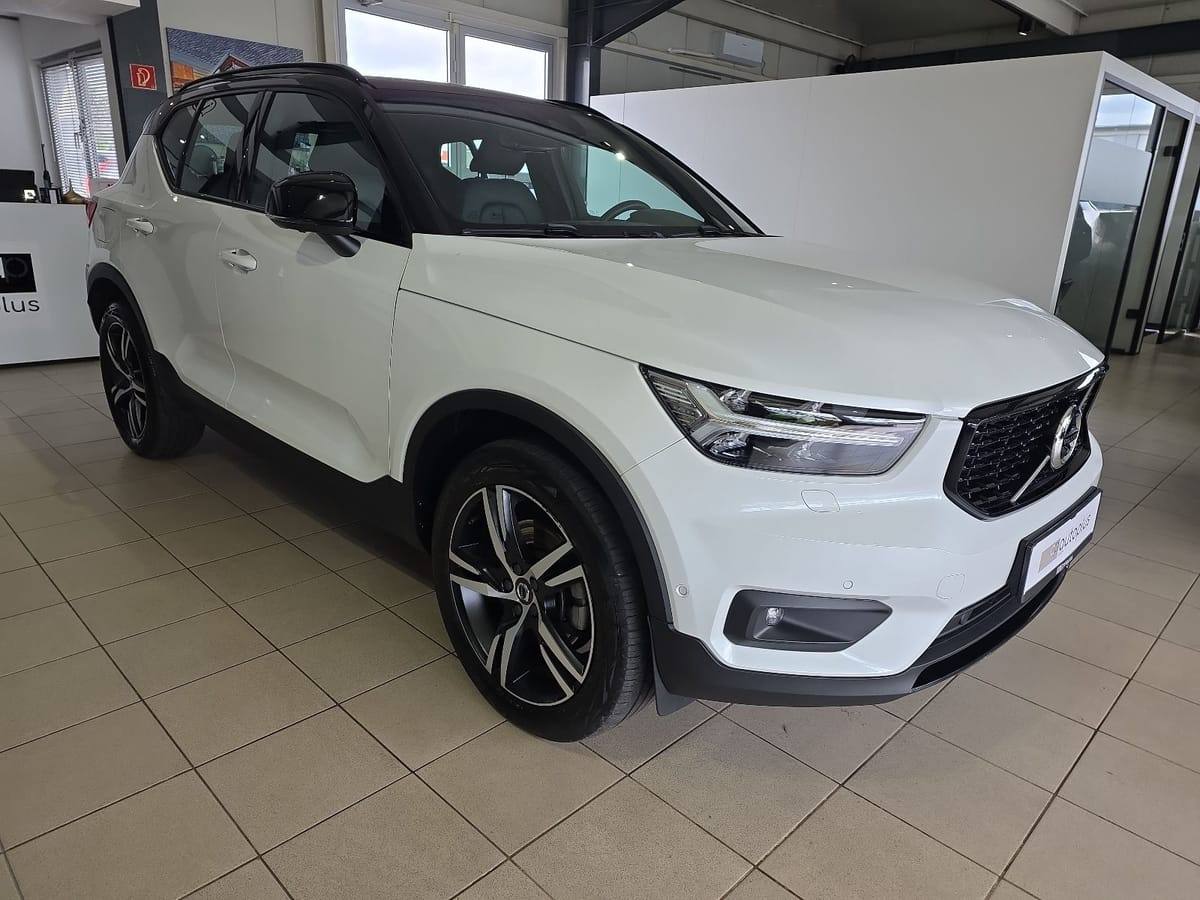 Volvo XC40 B4 R-Design ACC Leder 360° H K LED Memory foto 5