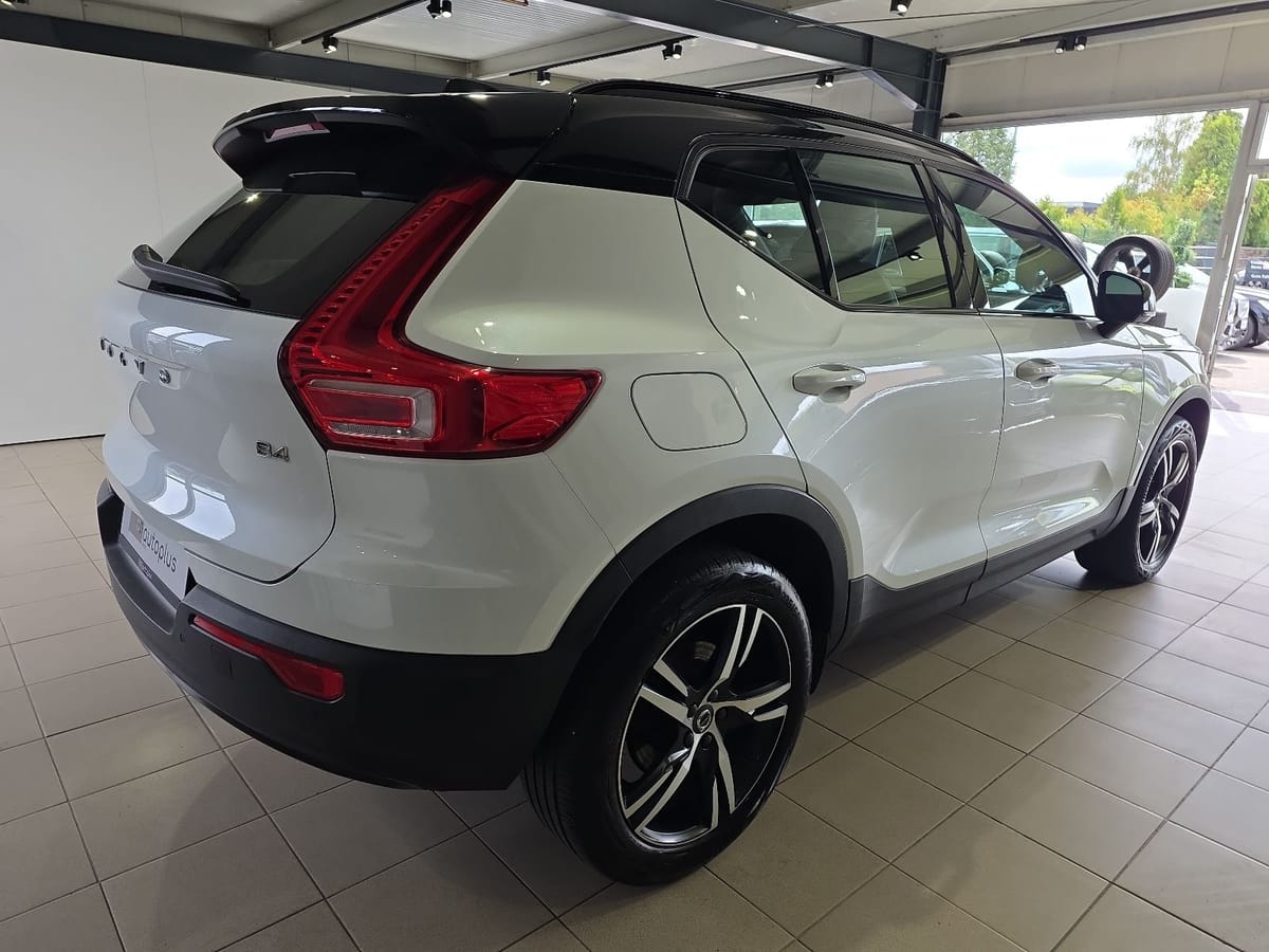 Volvo XC40 B4 R-Design ACC Leder 360° H K LED Memory foto 6