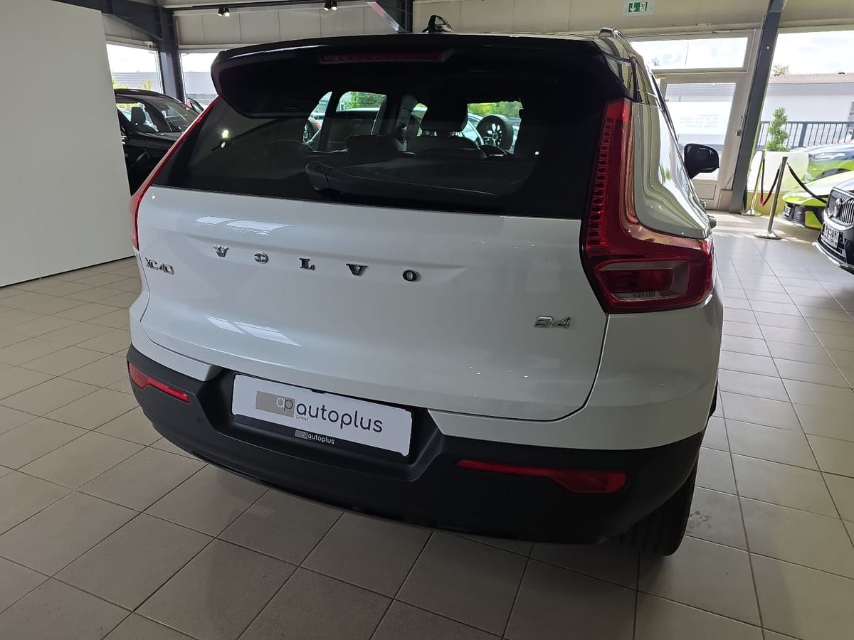 Volvo XC40 B4 R-Design ACC Leder 360° H K LED Memory foto 7