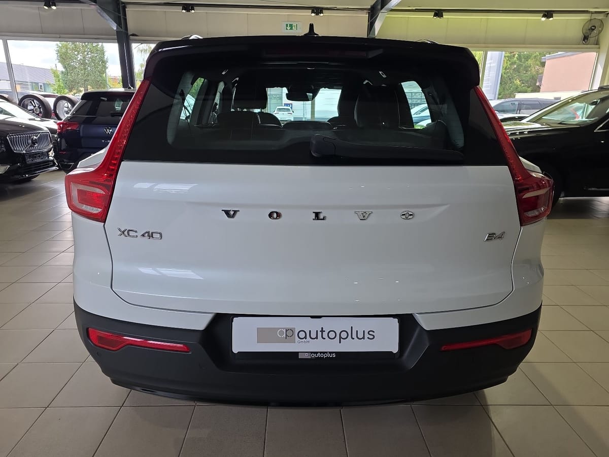 Volvo XC40 B4 R-Design ACC Leder 360° H K LED Memory foto 8