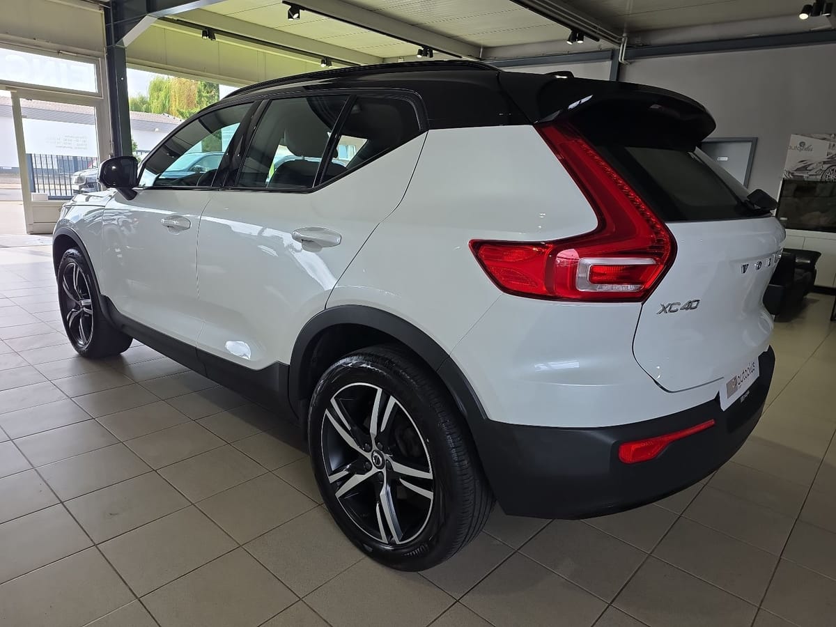 Volvo XC40 B4 R-Design ACC Leder 360° H K LED Memory foto 10