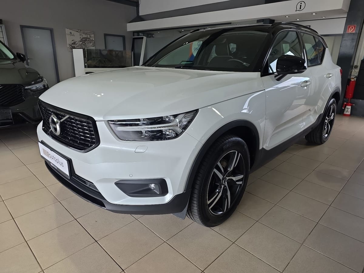 Volvo XC40 B4 R-Design AWD AHK Kamera LED WinterPaket