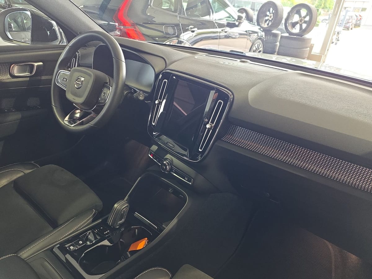 Volvo XC40 B4 R-Design AWD AHK Kamera LED WinterPaket foto 12