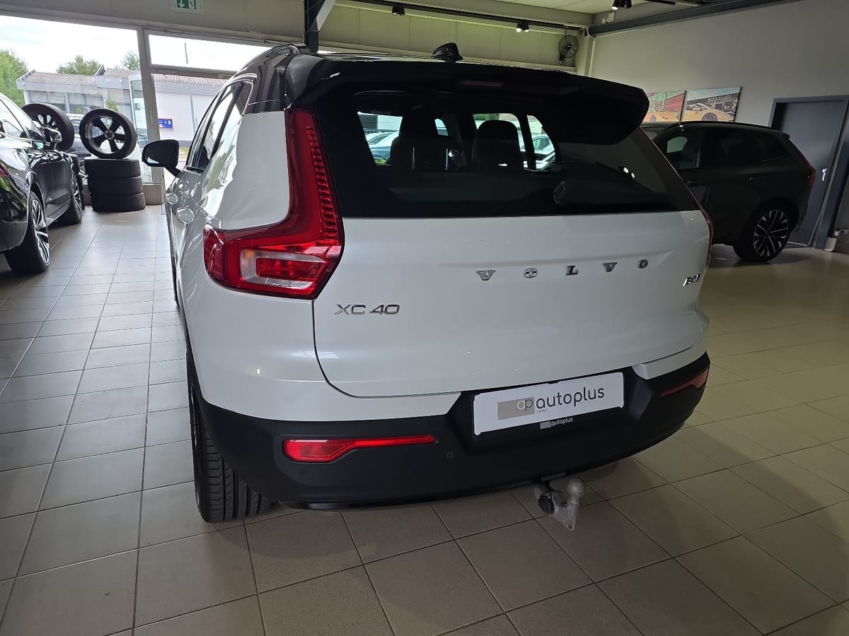 Volvo XC40 B4 R-Design AWD AHK Kamera LED WinterPaket foto 9