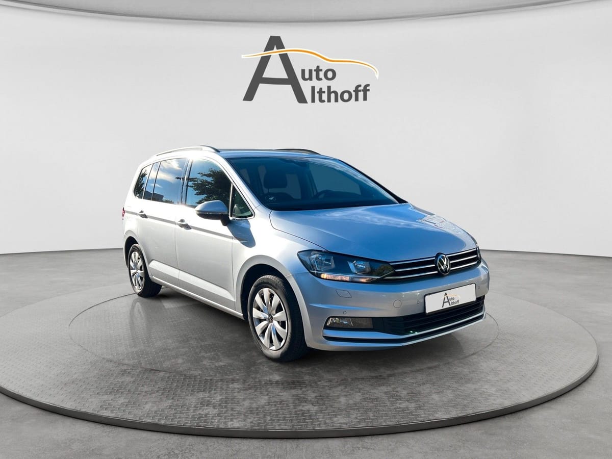 Volkswagen Touran 1.5TSI DSG 7 SITZE APP ACC LED SHZ ASSIST