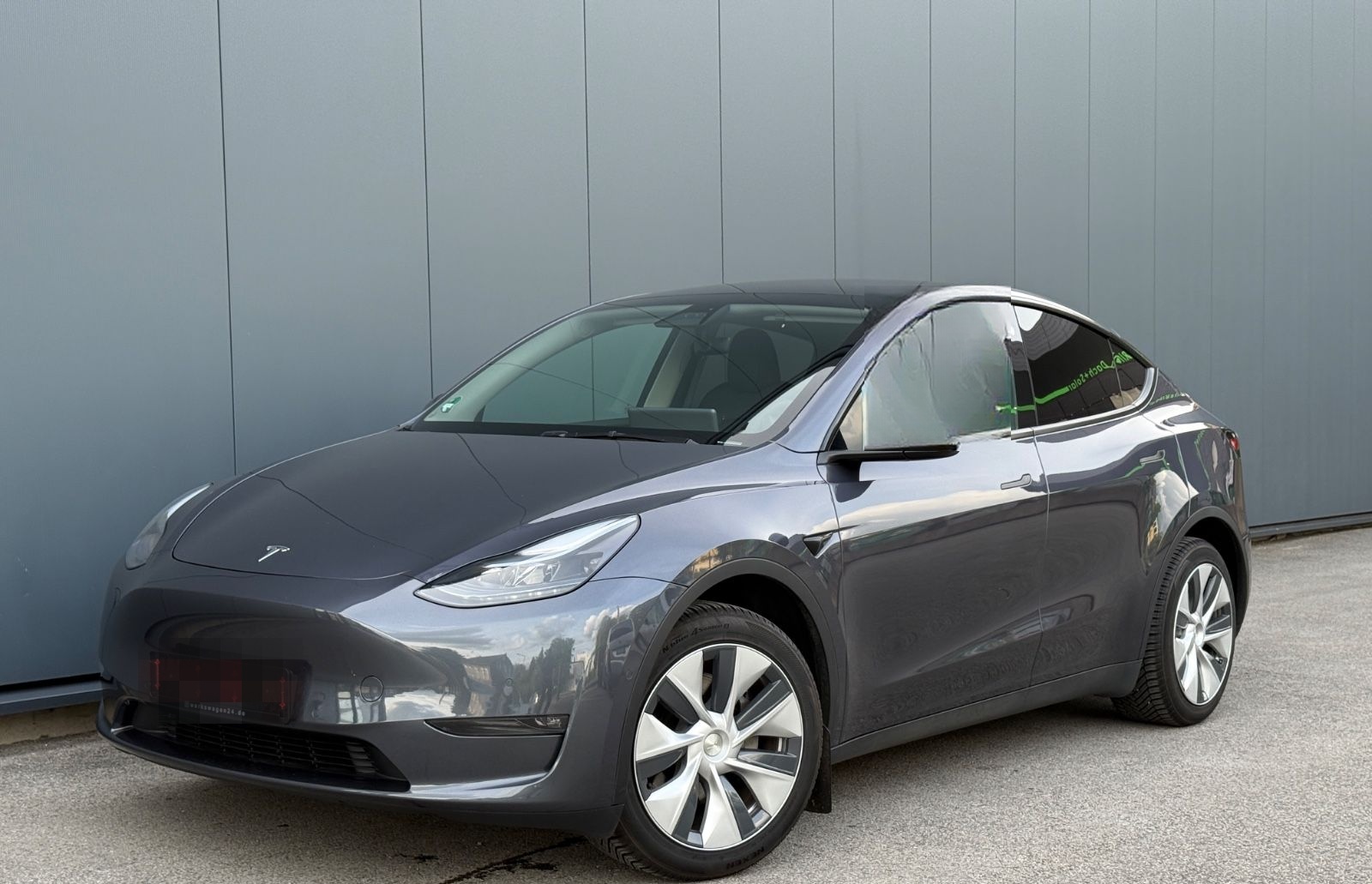 Tesla Model Y Long Range Dual AWD foto 1