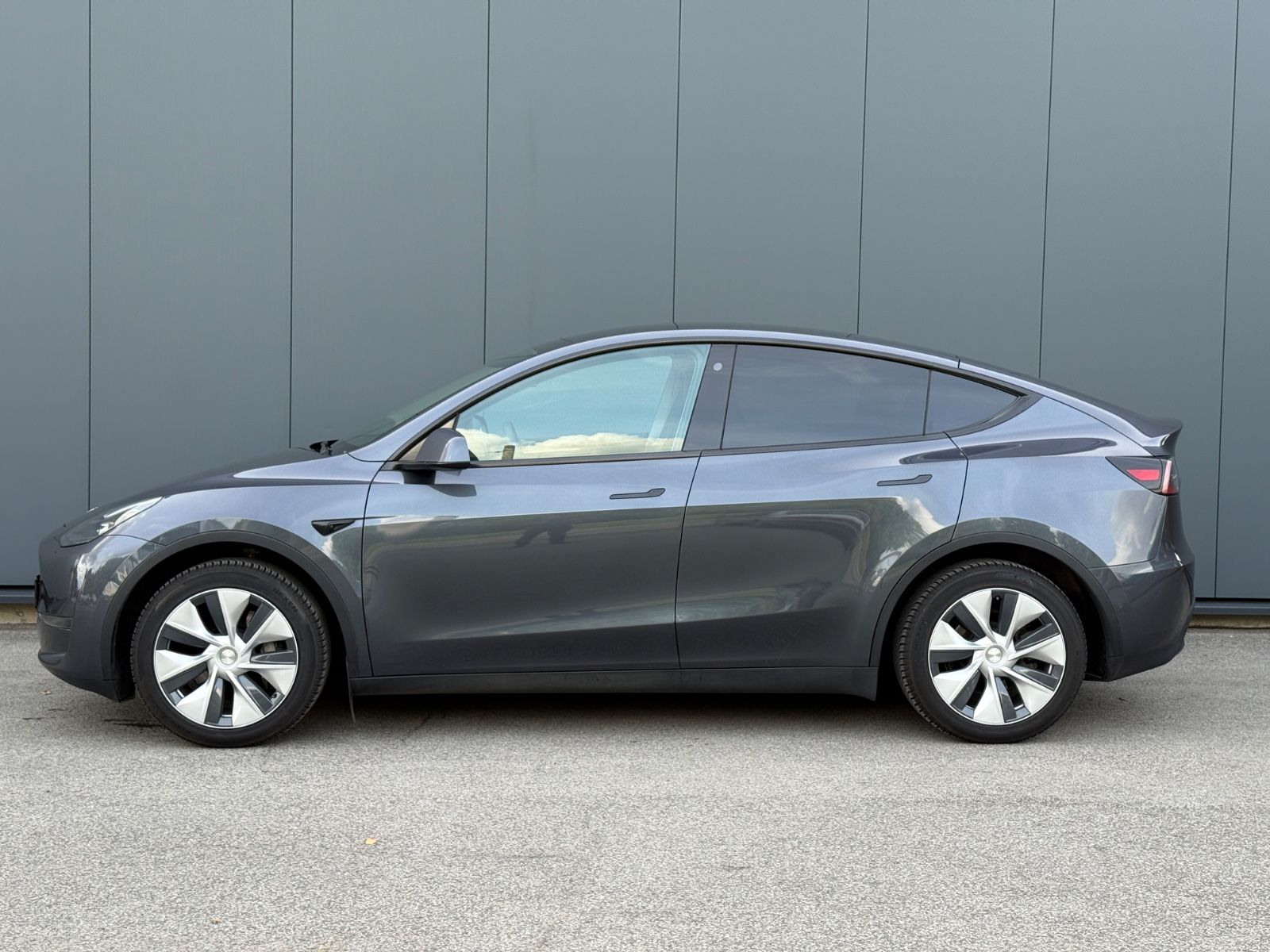 Tesla Model Y Long Range Dual AWD foto 2