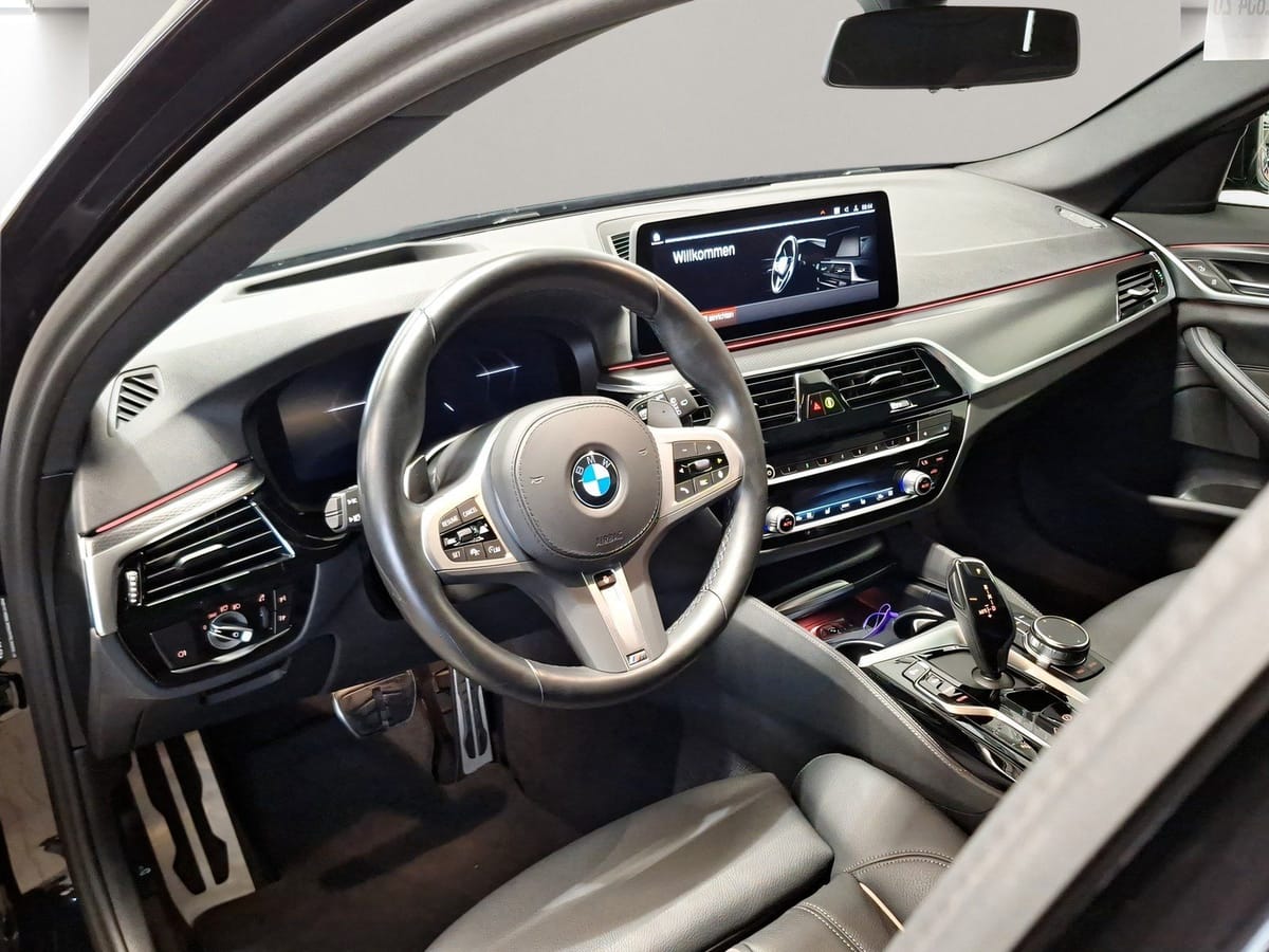 BMW 530i xDrive Touring M Sport AHK LiveCockpitProf foto 4
