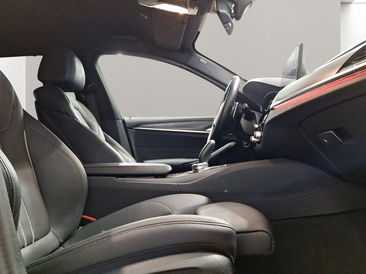 BMW 530i xDrive Touring M Sport AHK LiveCockpitProf foto 5