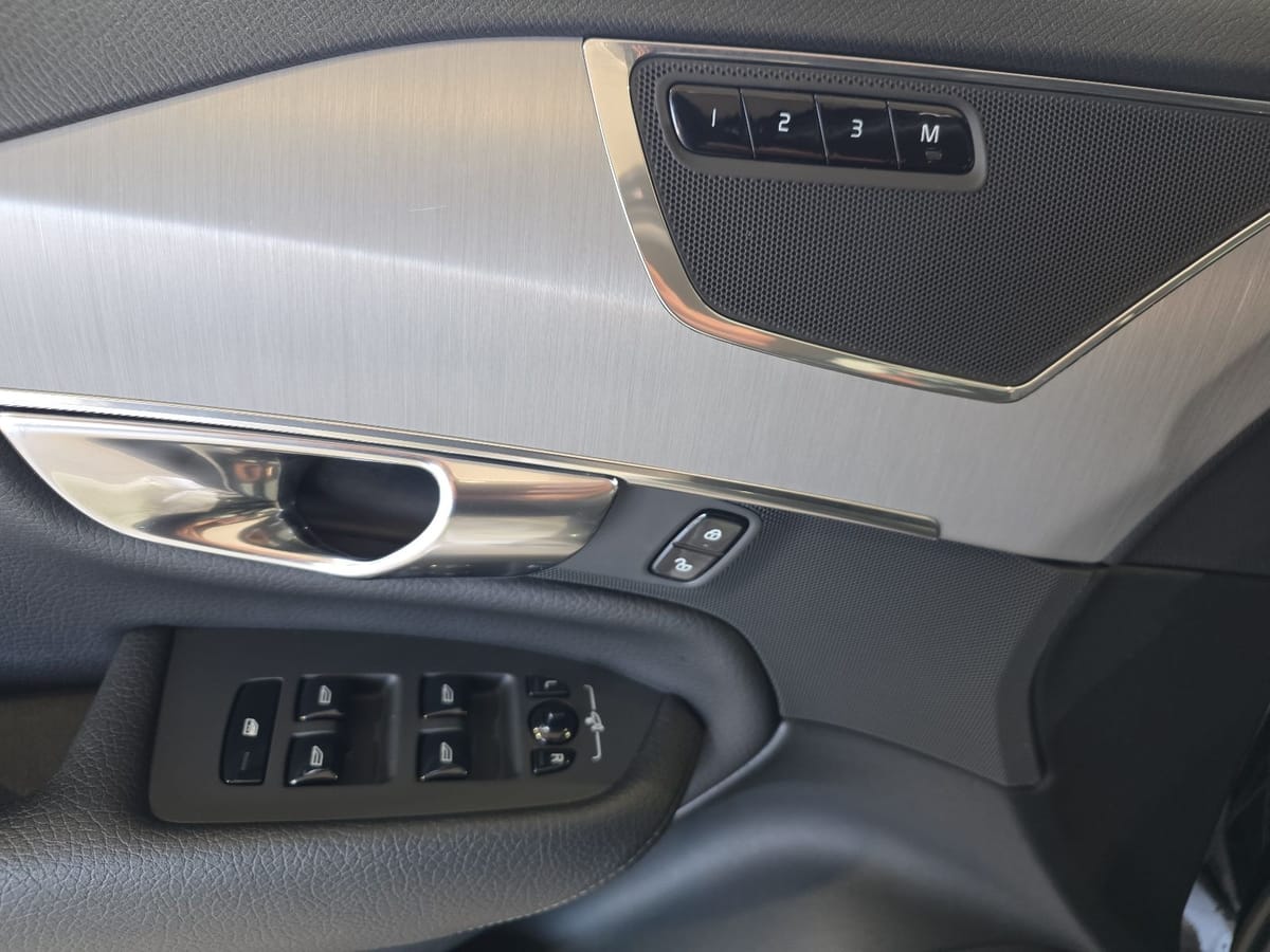 Volvo XC90 B5 (D) Momentum Pro AWD ACC BLIS Kamera LED foto 17