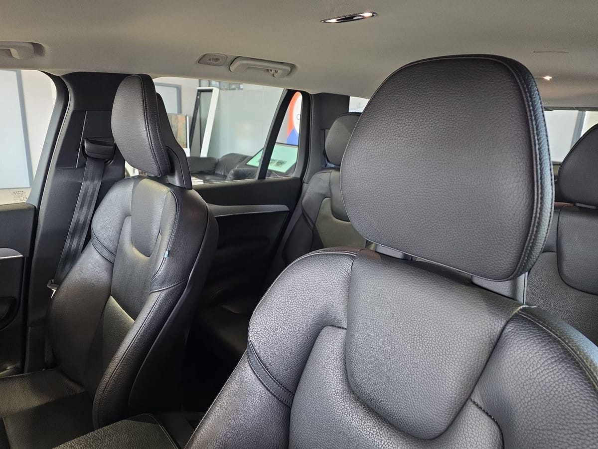 Volvo XC90 B5 (D) Momentum Pro AWD ACC BLIS Kamera LED foto 18