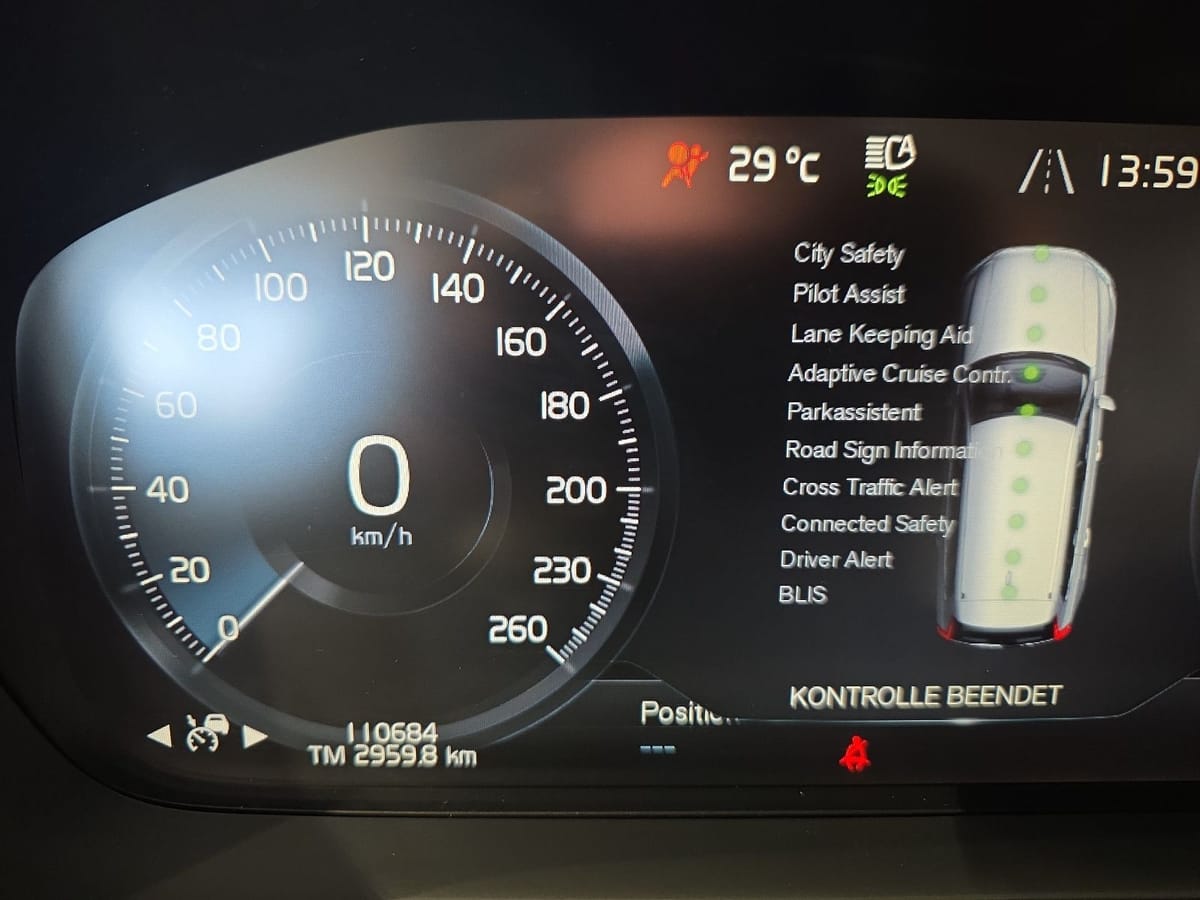 Volvo XC90 B5 (D) Momentum Pro AWD ACC BLIS Kamera LED foto 22