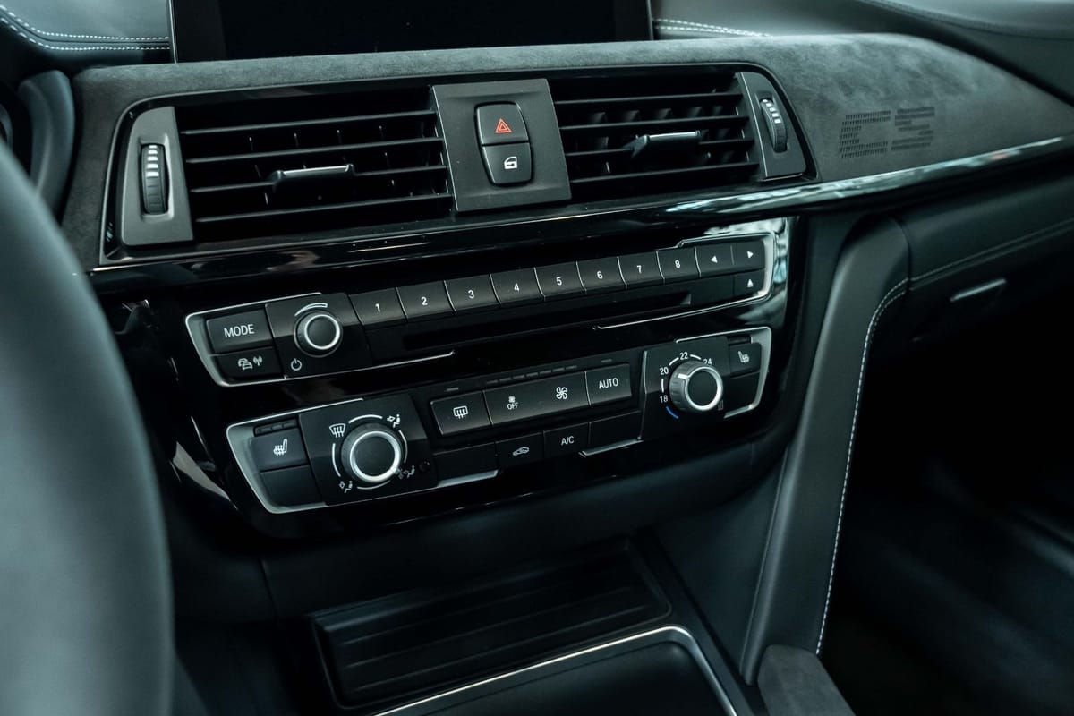 BMW M4 CS Carbon HuD LED 1. Hand BRD foto 14