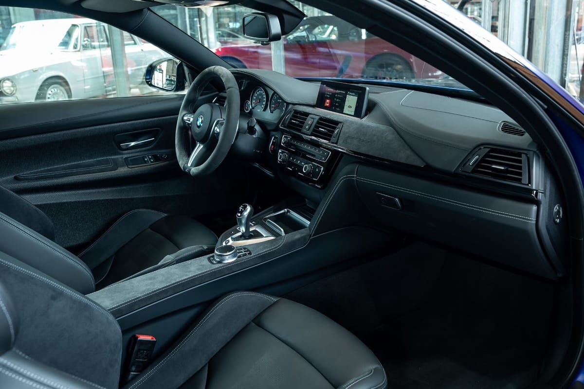 BMW M4 CS Carbon HuD LED 1. Hand BRD foto 9