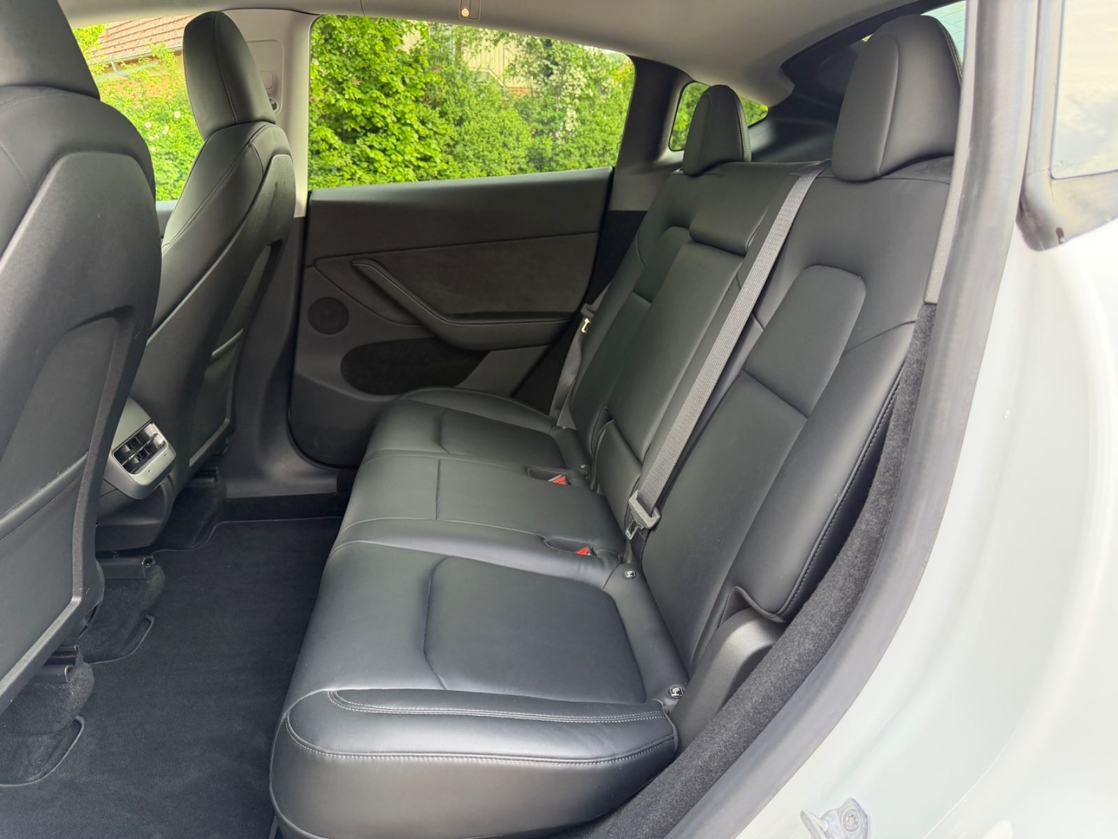 Tesla Model Y Standard Range RWD 96% SOH foto 21