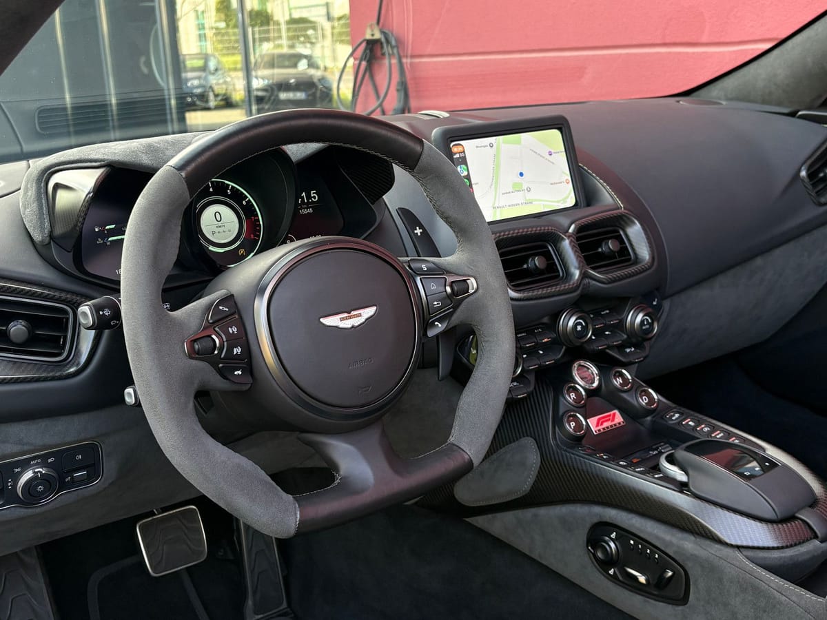 Aston Martin V8 VANTAGE ROADSTER F1-EDITION CARBON NAVI 1HAND foto 12