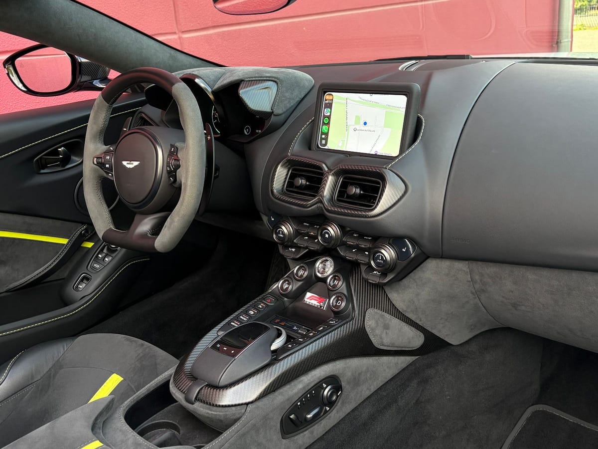 Aston Martin V8 VANTAGE ROADSTER F1-EDITION CARBON NAVI 1HAND foto 14