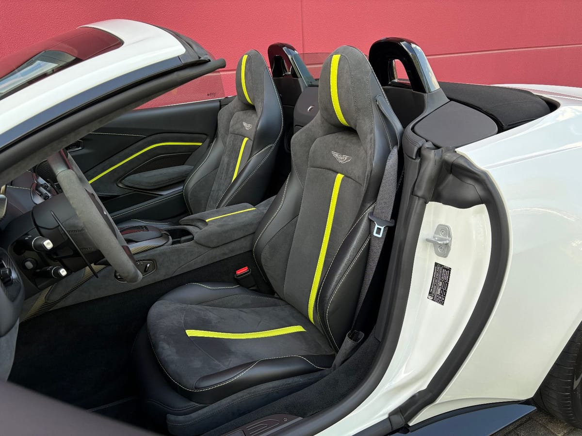 Aston Martin V8 VANTAGE ROADSTER F1-EDITION CARBON NAVI 1HAND foto 17