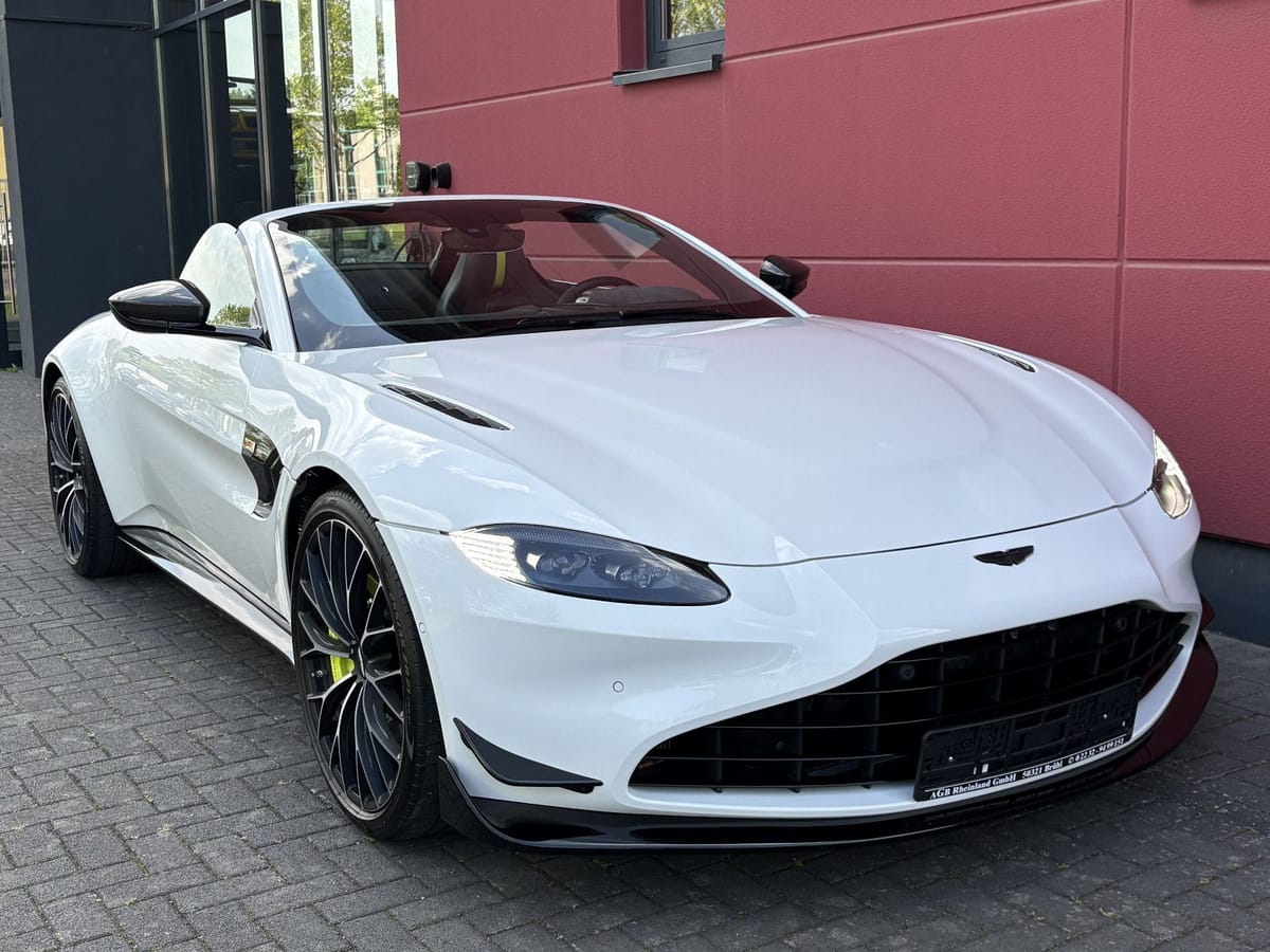 Aston Martin V8 VANTAGE ROADSTER F1-EDITION CARBON NAVI 1HAND foto 3