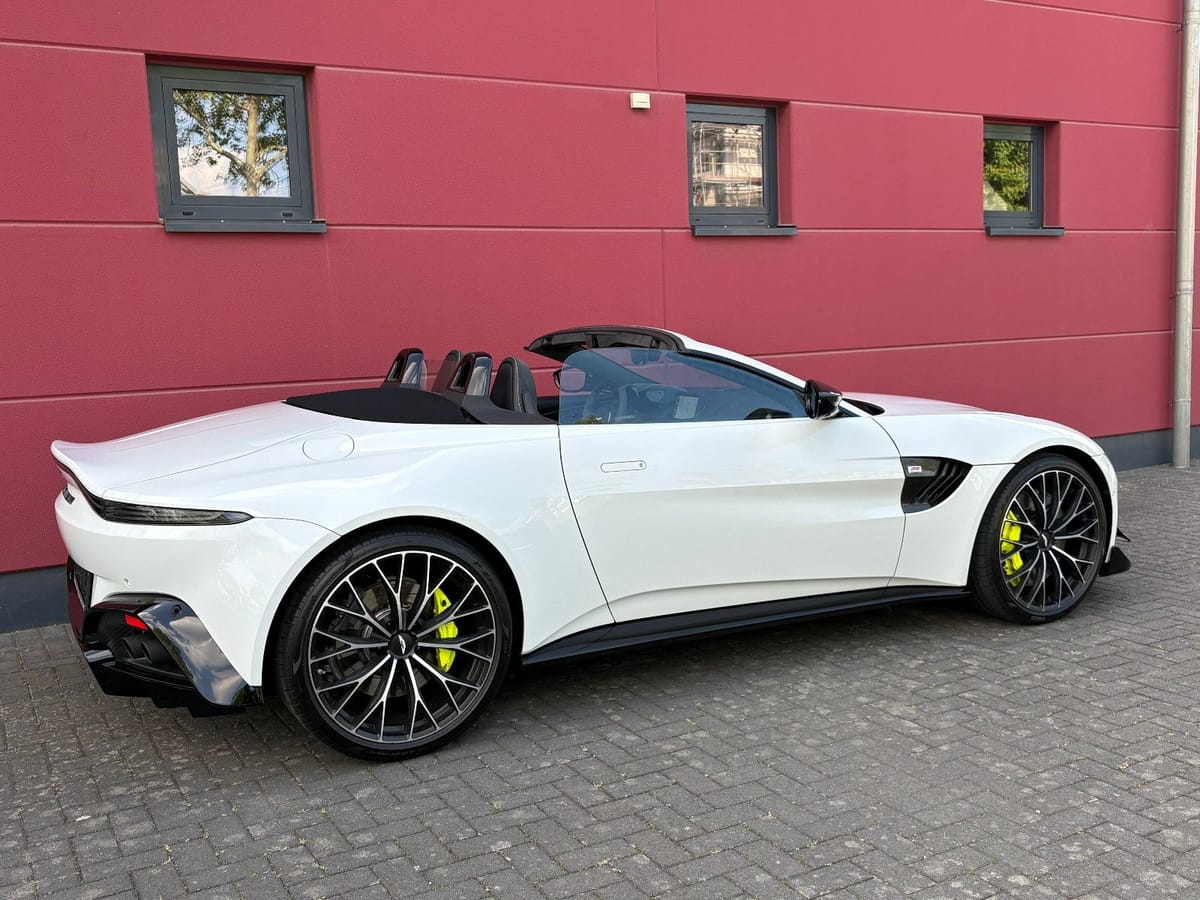 Aston Martin V8 VANTAGE ROADSTER F1-EDITION CARBON NAVI 1HAND foto 9