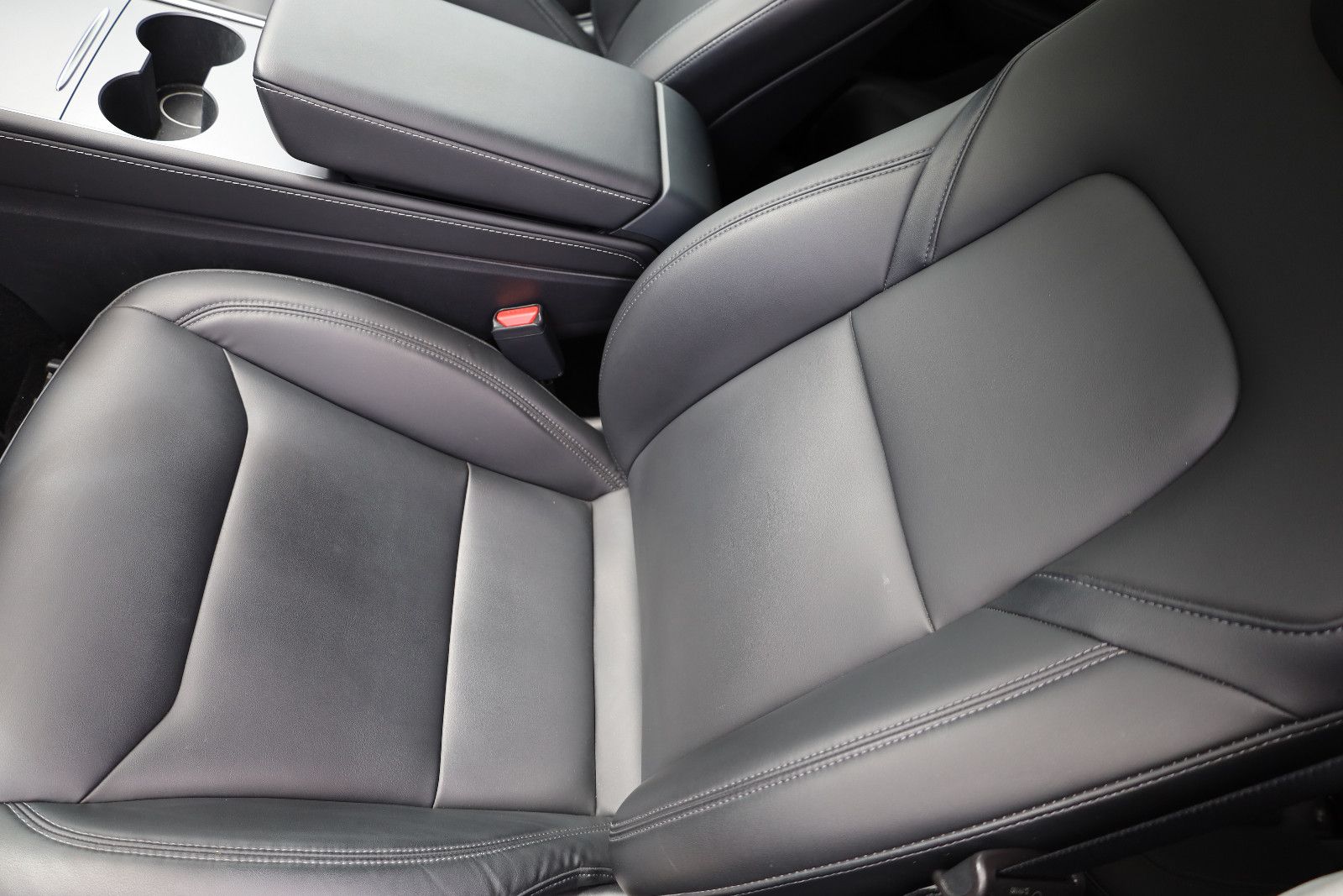 Tesla Model Y Long Range Dual AWD foto 6