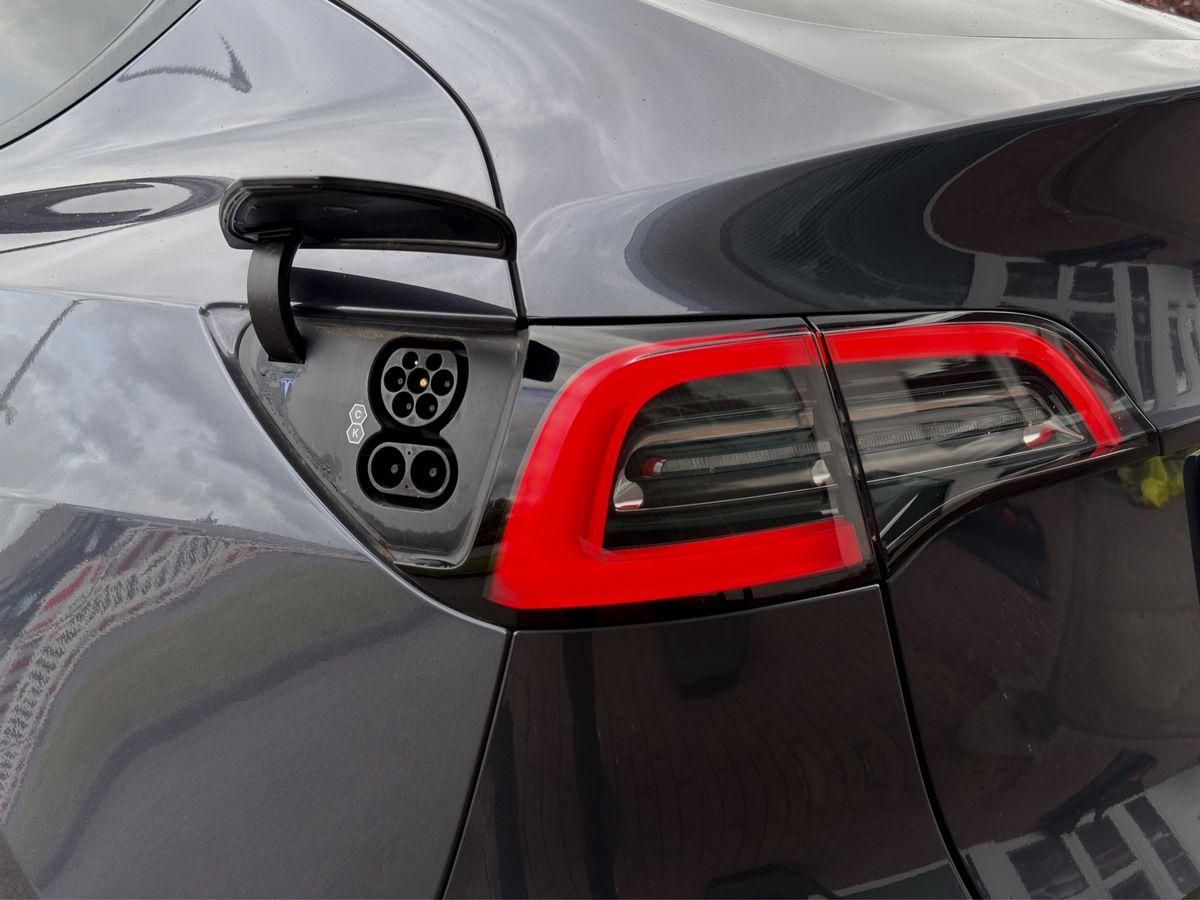 Tesla Model Y LongRange Dual AWD 75kWh EAP AHK Pano foto 11