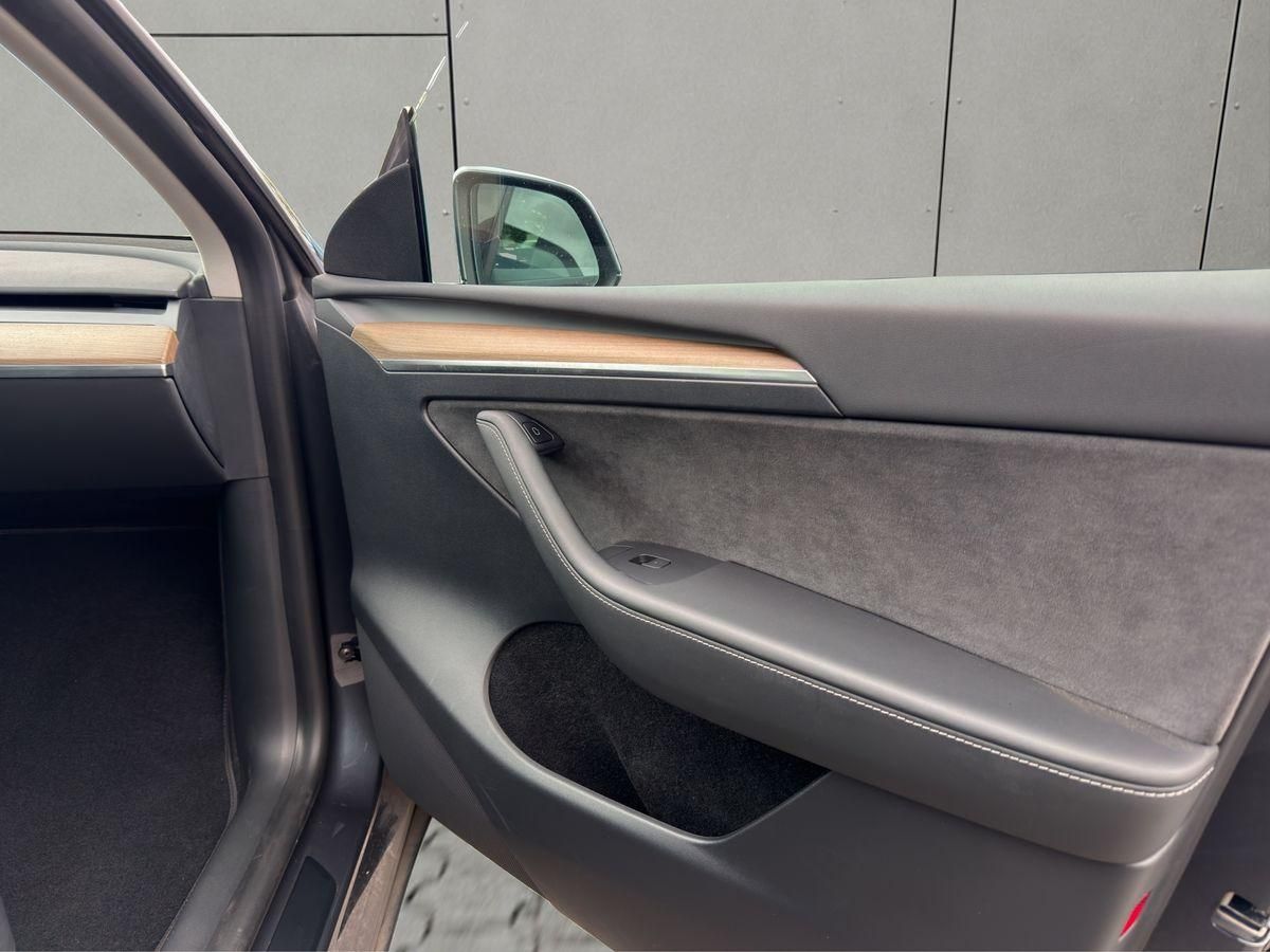 Tesla Model Y LongRange Dual AWD 75kWh EAP AHK Pano foto 20
